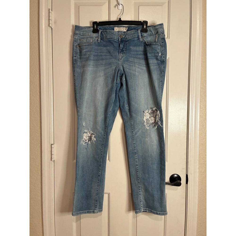 Torrid Boyfriend Jeans 16R Medium Wash Lace Distressed Mid Rise Denim